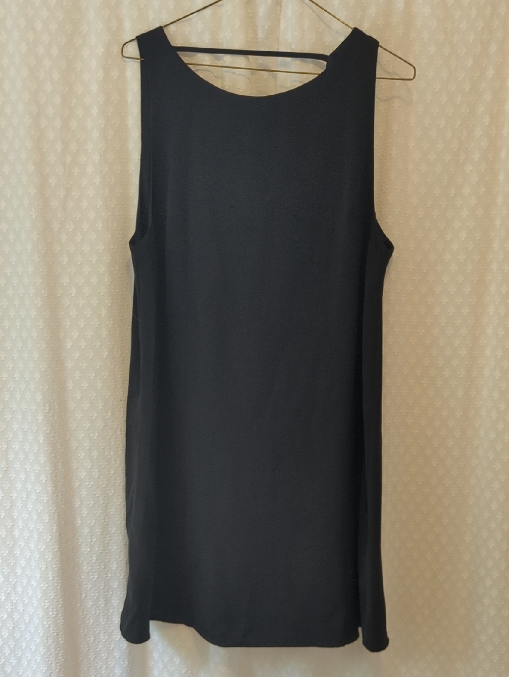 Tobi Classic Little Black Dress Aline Scoopneck Deep V In Back Women's Large